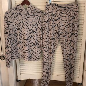 Tiger 🐯 Camo Cutie Lounge Set Hoodie & Deep Pockets SOFT Great for Travel 🧳